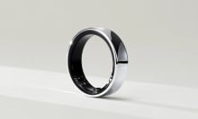 Samsung Galaxy Ring in silver with gray background