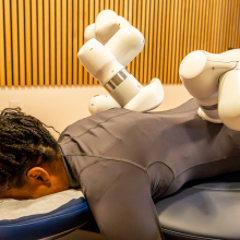 Mashable Tech Editor Kimberly Gedeon gets a robot massage