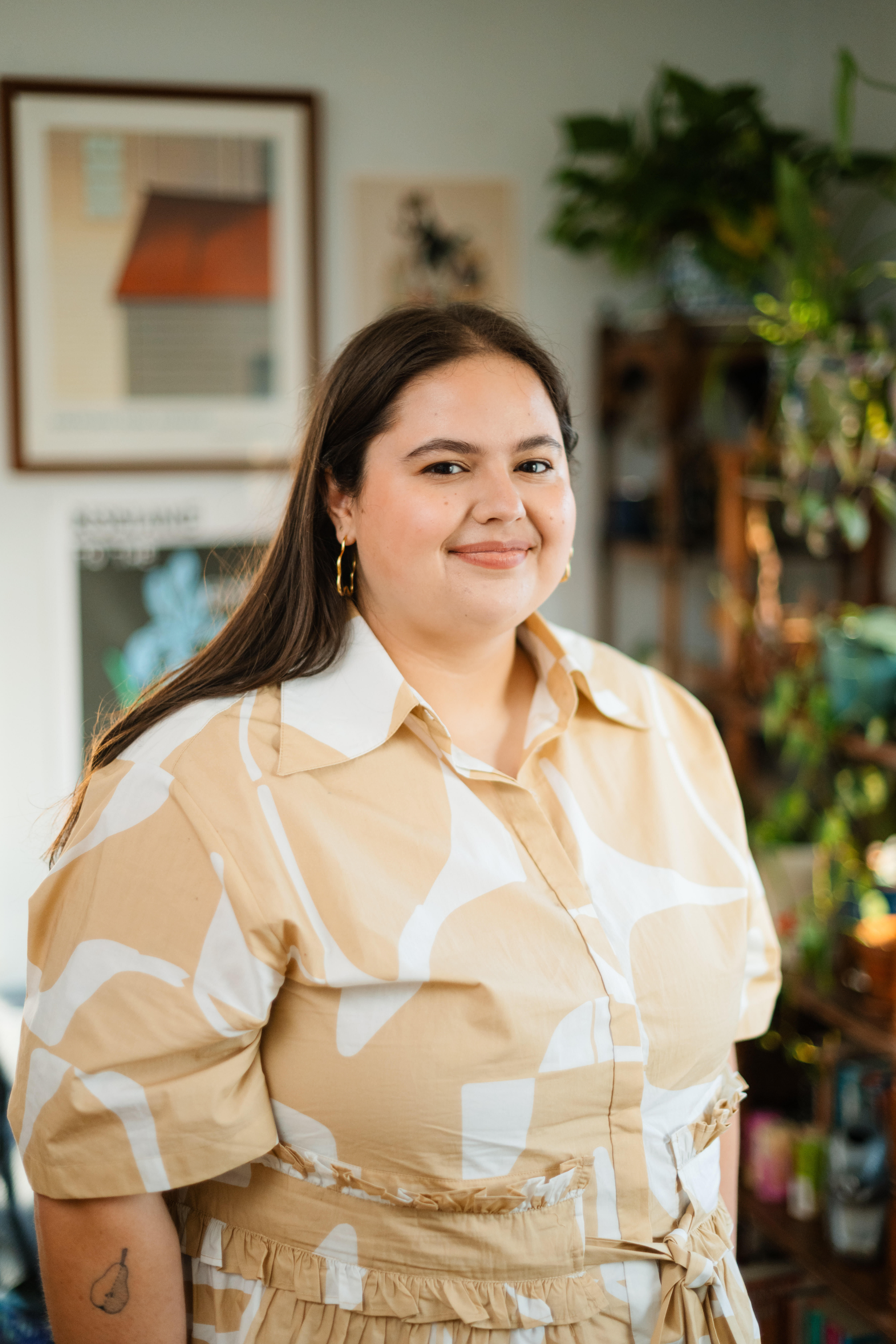 portrait of a woman wearing glasses