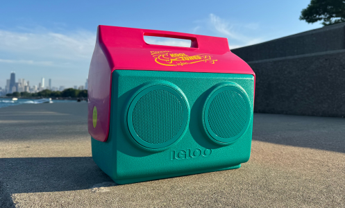 an igloo kooltunes on concrete steps along the shore of lake michigan in chicago