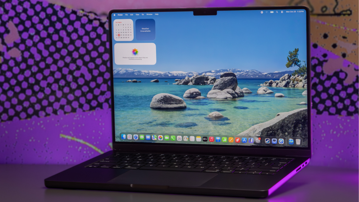 the 14-inch m5 apple macbook pro