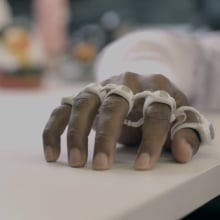 Turn your hand into a keyboard with this strap of sensor-equipped rings